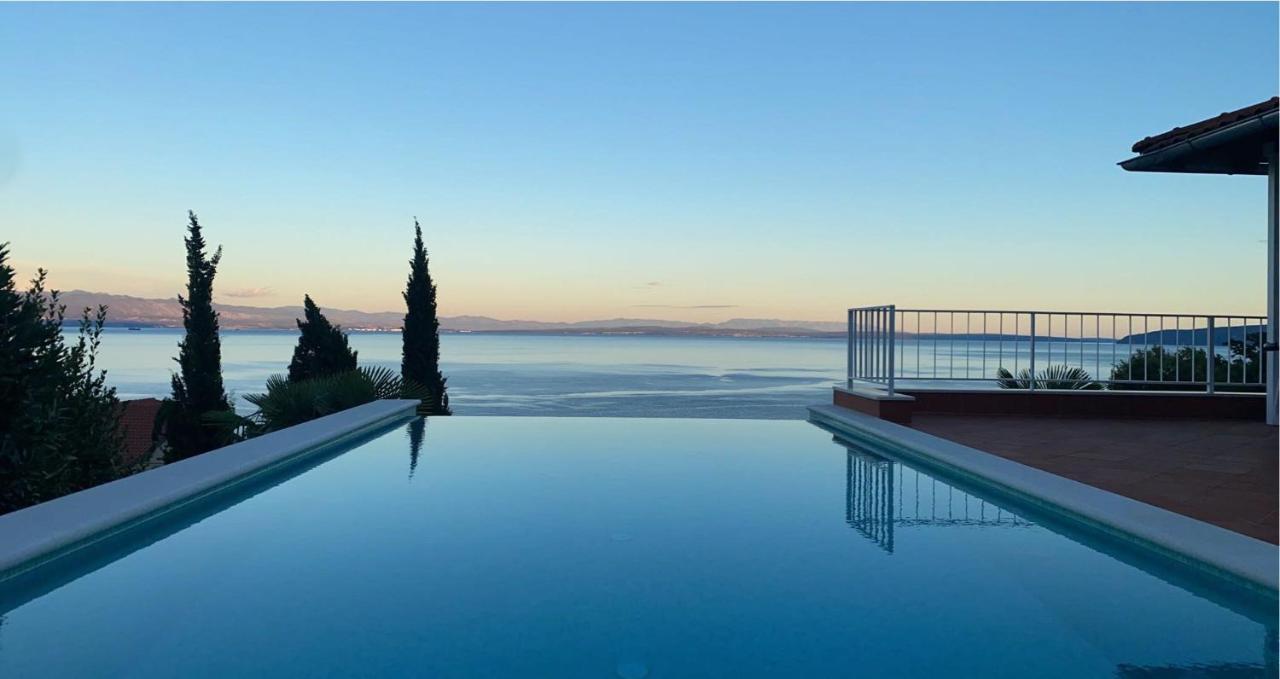 Villa Lovran - 150M To The Beach - Infinity Pool - Incredible Sea View - Fitnessraum Exterior photo